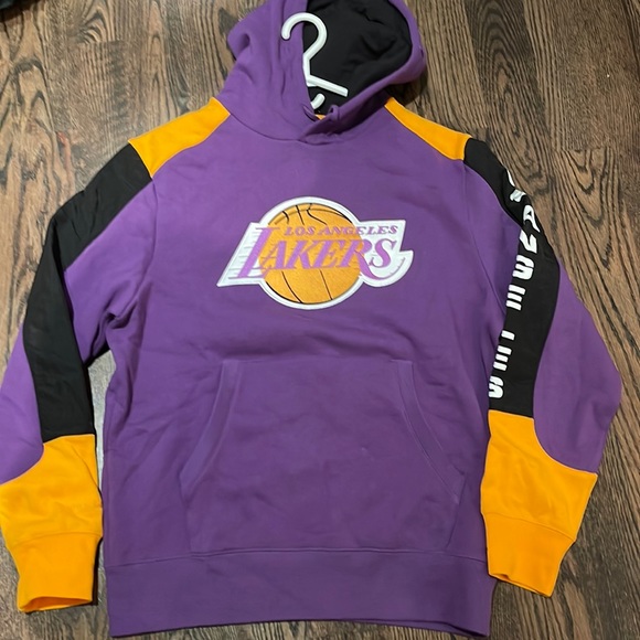 Los Angeles Lakers Sweatshirt size M - Picture 1 of 6